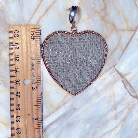 Crystal Collection Large Heard Earring - Picture 9 of 10